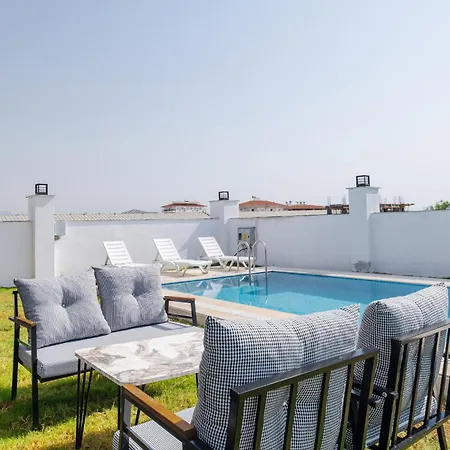 Belek Kadriye Land Of Legend Otel Karsisi Luxe Villa Arka Taraf